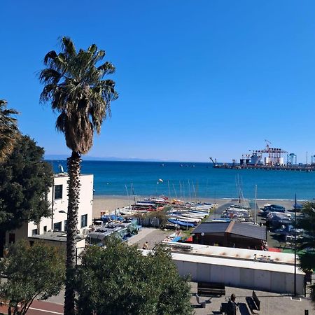 Vado Sul Mare Apartamento Vado Ligure Exterior foto