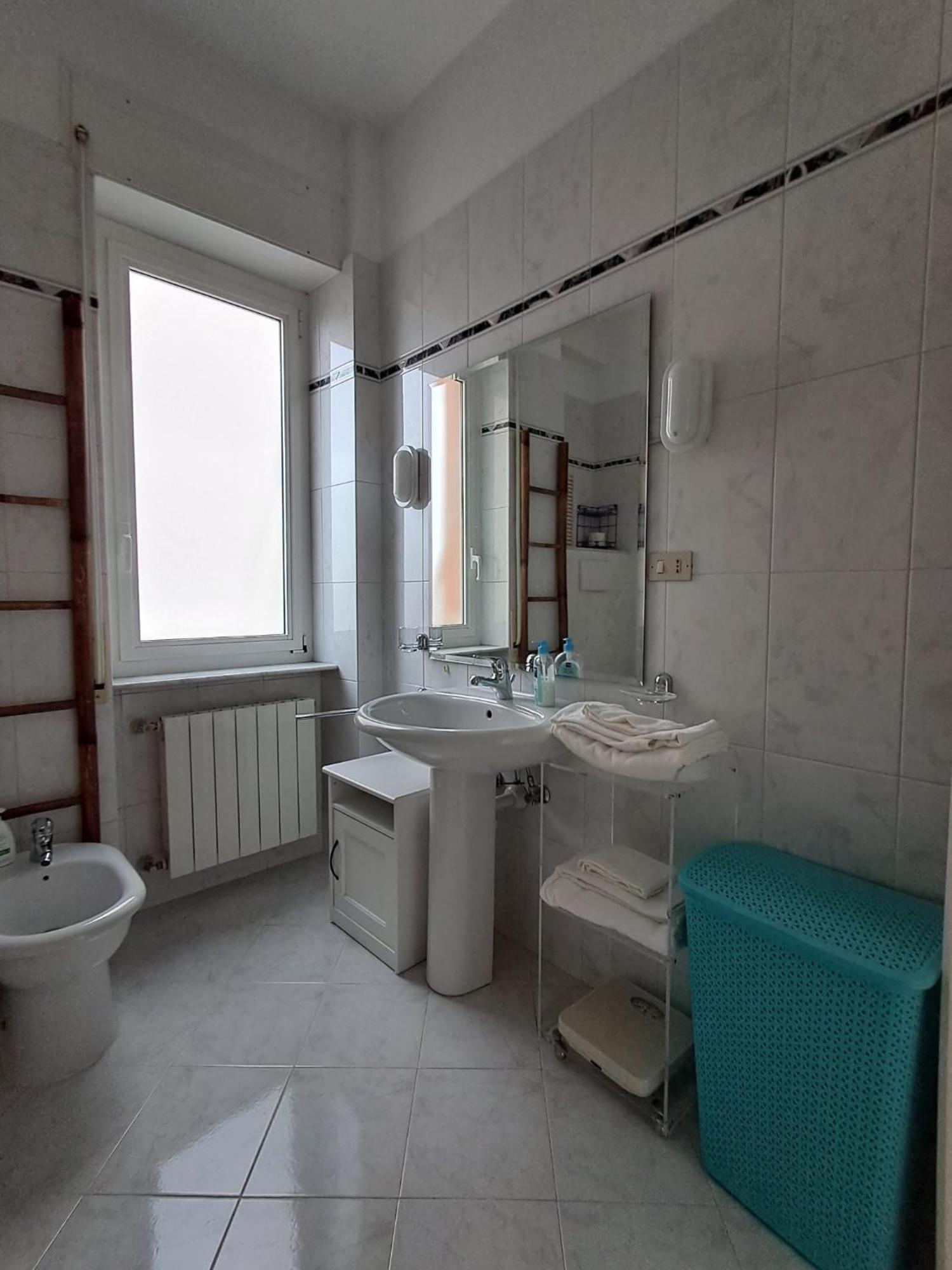 Vado Sul Mare Apartamento Vado Ligure Exterior foto